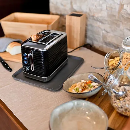 Hresc M 4* 扎达尔